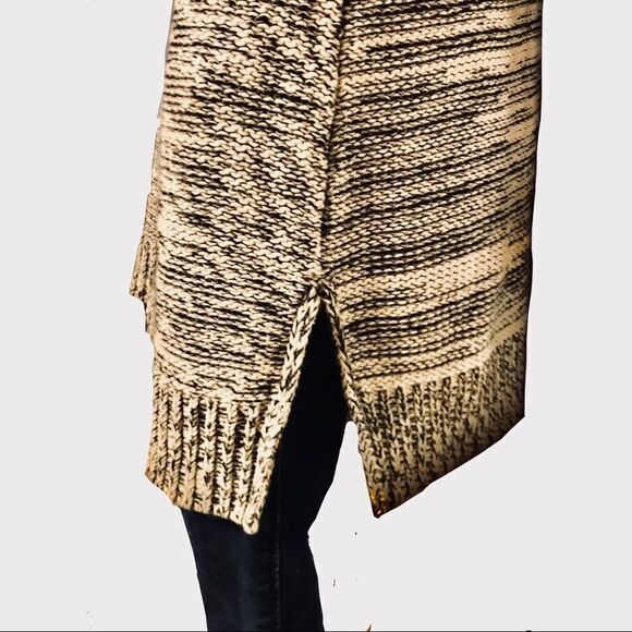 CAbi Style 973 Marled Short Sleeve Neutral Sweater Tunic Gray Medium - Picture 10 of 16